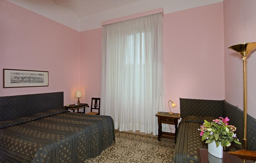 Hotel Rex Lucca Bilik gambar
