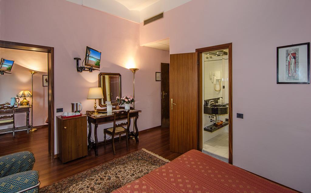 Hotel Rex Lucca Bilik gambar