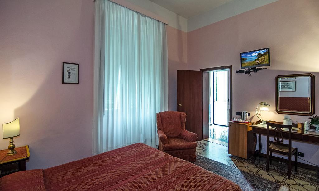 Hotel Rex Lucca Bilik gambar