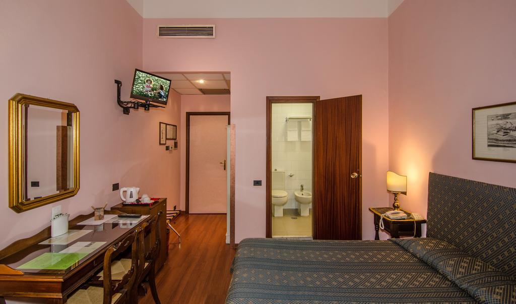 Hotel Rex Lucca Bilik gambar
